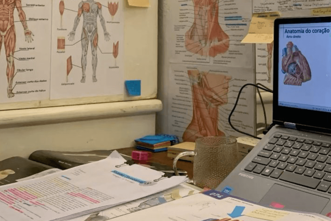 保健室にサボりに