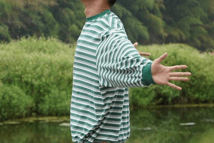 岩本くんはお花に○○をあげます